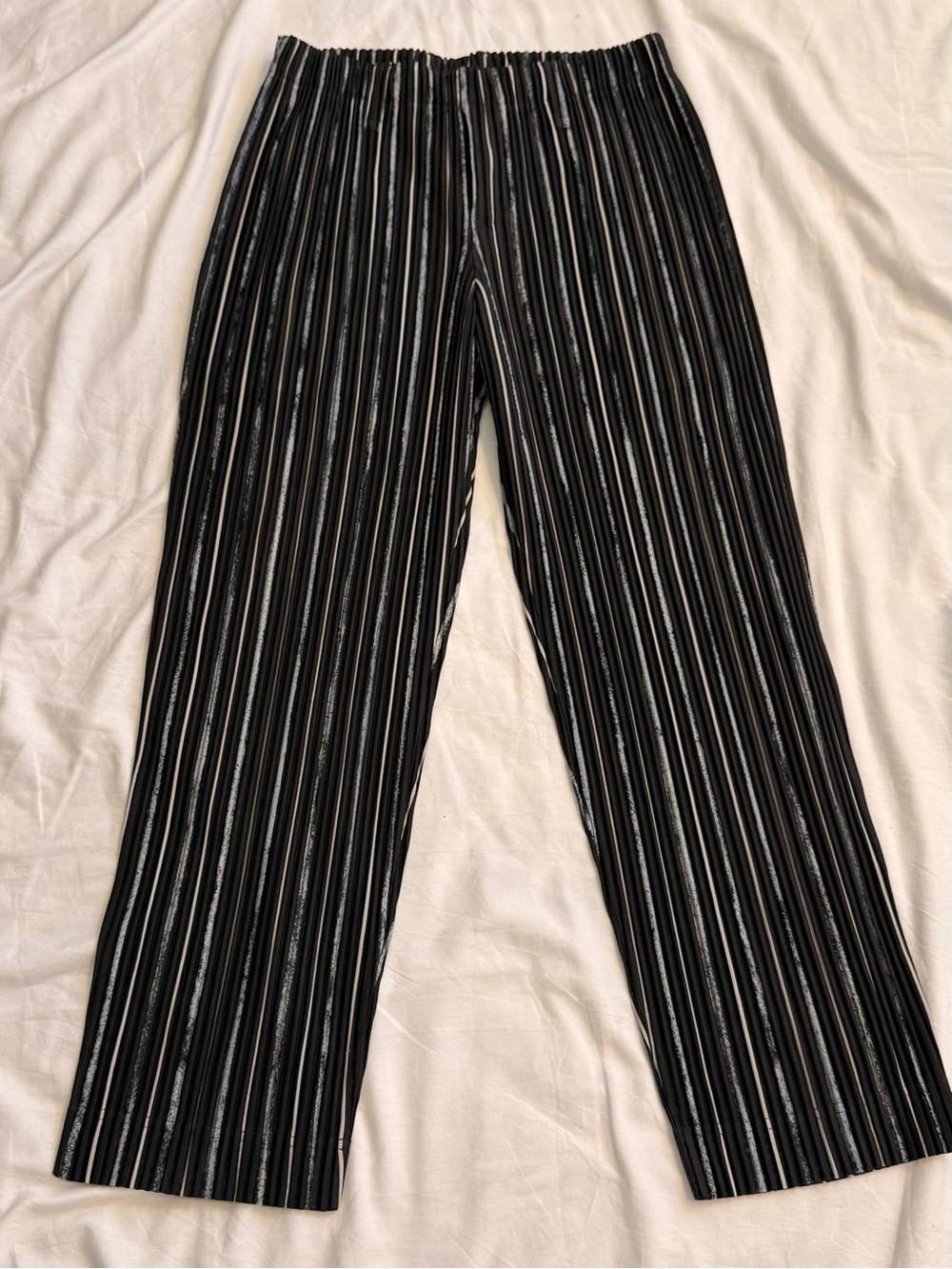 Homme Plisse Issey Miyake Navy Blue and White Pleated Pants - Picture 7 of 9